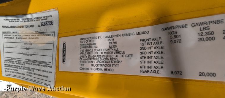 image for item MY9451 2020 Freightliner Cascadia 126  semi truck