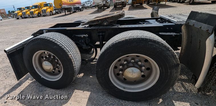 image for item MY9453 2019 Peterbilt 579  semi truck