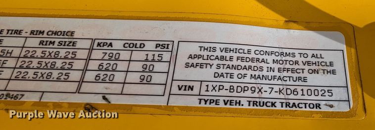 image for item MY9453 2019 Peterbilt 579  semi truck