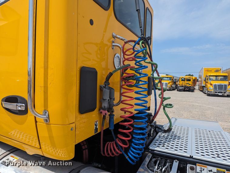 image for item MY9454 2019 Kenworth T680  semi truck