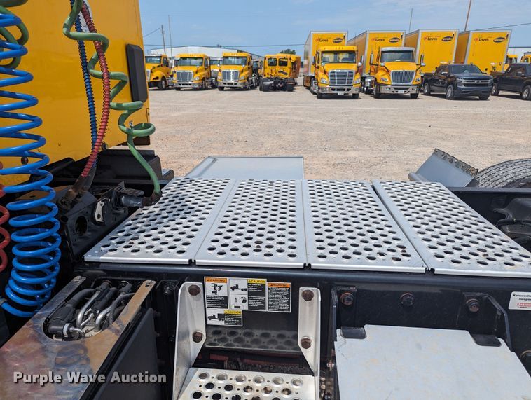 image for item MY9454 2019 Kenworth T680  semi truck