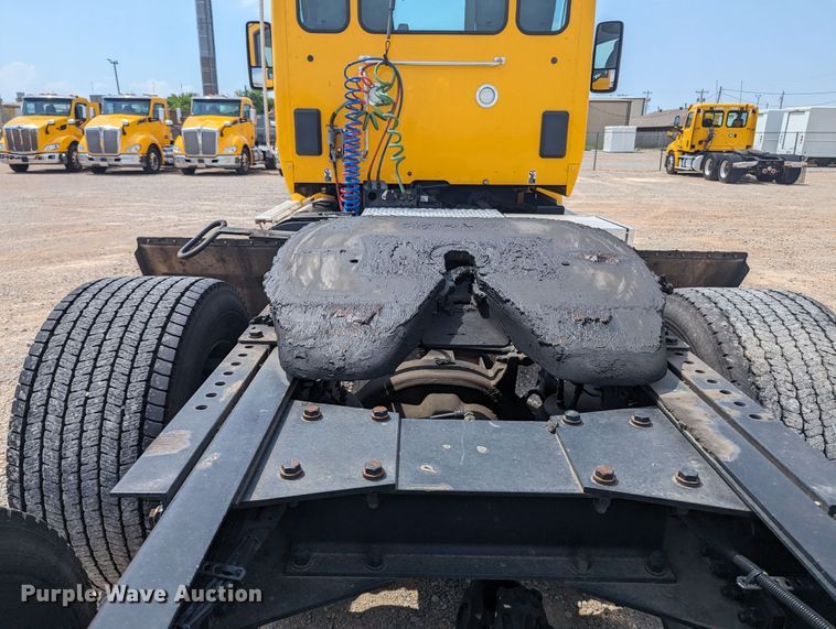 image for item MY9454 2019 Kenworth T680  semi truck