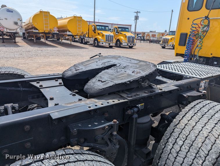 image for item MY9454 2019 Kenworth T680  semi truck