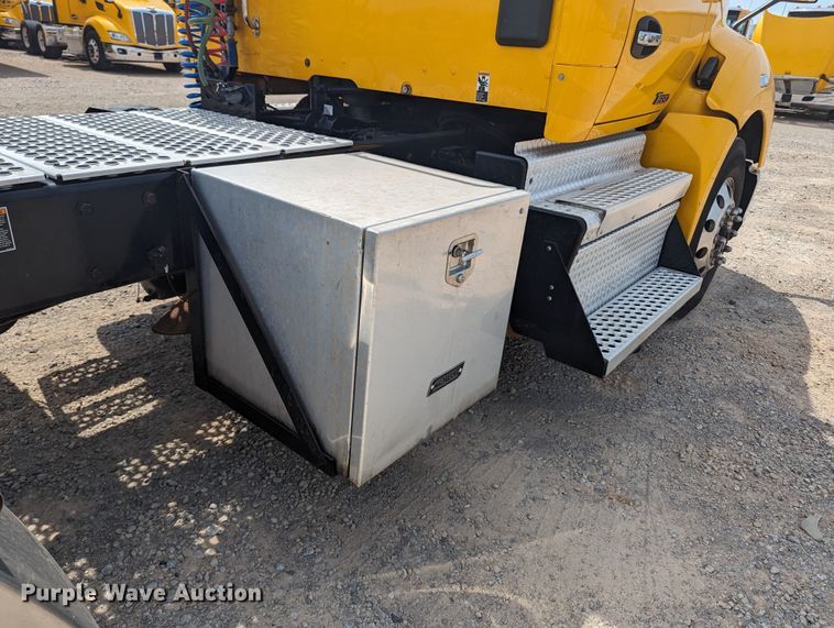 image for item MY9454 2019 Kenworth T680  semi truck