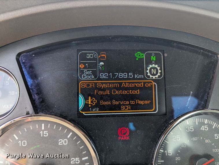 image for item MY9454 2019 Kenworth T680  semi truck