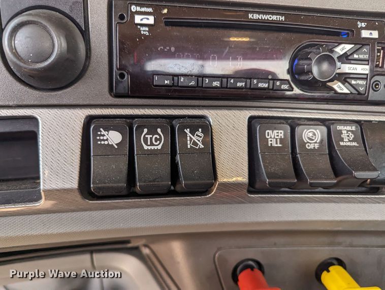 image for item MY9454 2019 Kenworth T680  semi truck