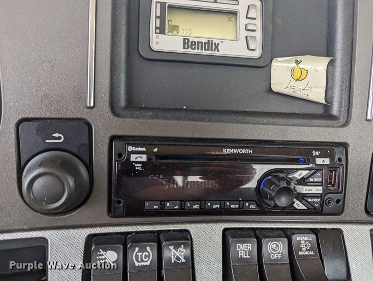 image for item MY9454 2019 Kenworth T680  semi truck