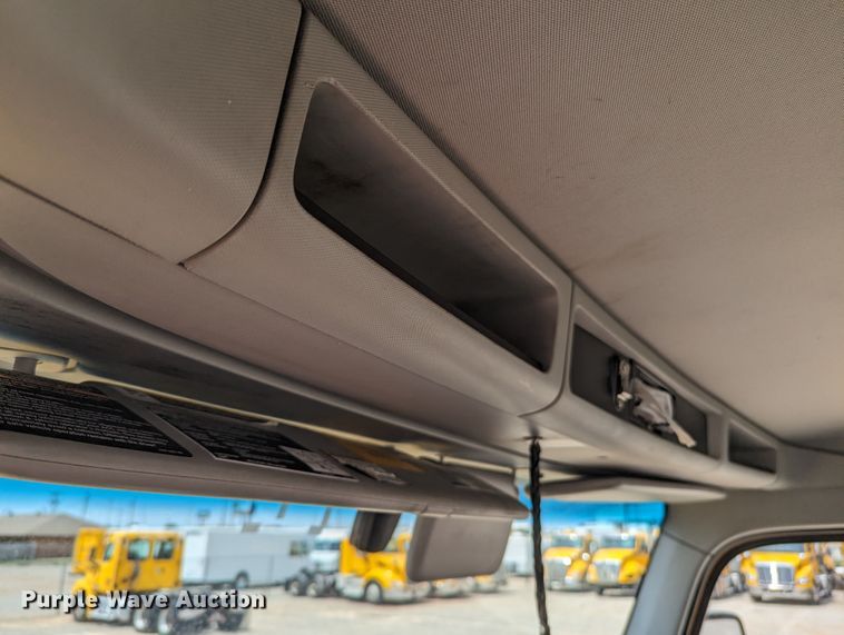 image for item MY9454 2019 Kenworth T680  semi truck