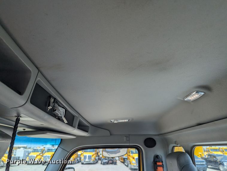 image for item MY9454 2019 Kenworth T680  semi truck