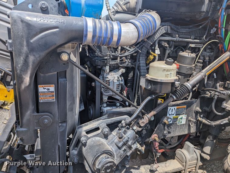 image for item MY9454 2019 Kenworth T680  semi truck