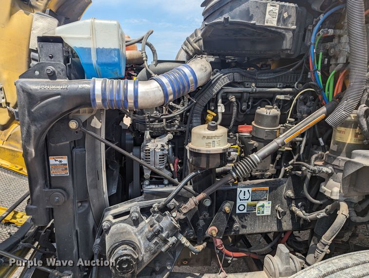 image for item MY9454 2019 Kenworth T680  semi truck