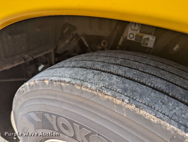 image for item MY9454 2019 Kenworth T680  semi truck