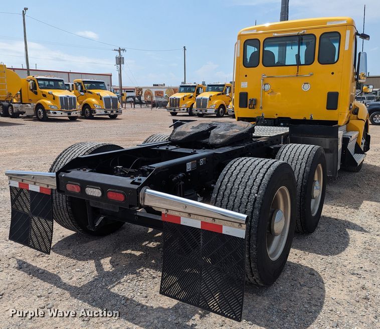 image for item MY9455 2019 Kenworth T680  semi truck