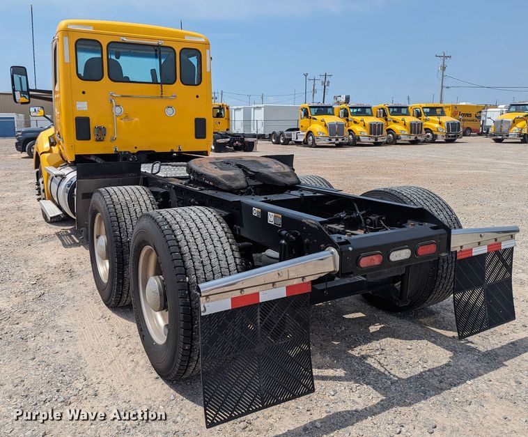 image for item MY9455 2019 Kenworth T680  semi truck