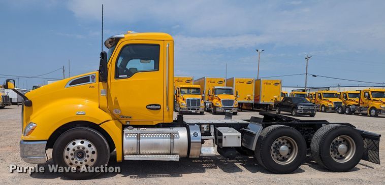 image for item MY9455 2019 Kenworth T680  semi truck