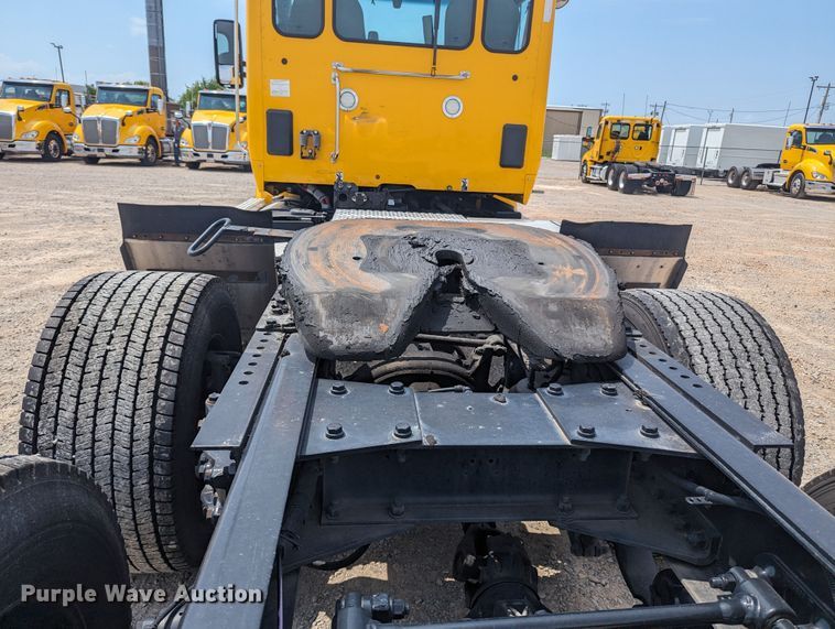 image for item MY9455 2019 Kenworth T680  semi truck