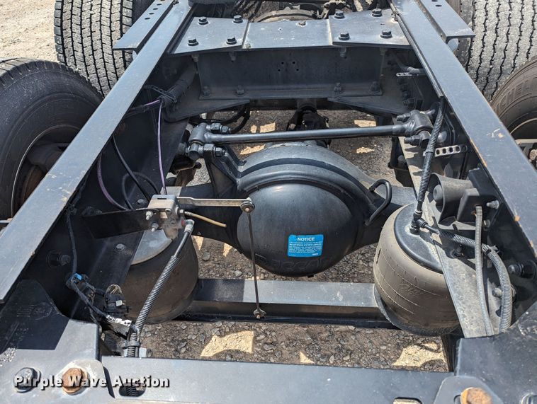 image for item MY9455 2019 Kenworth T680  semi truck