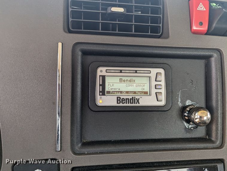 image for item MY9455 2019 Kenworth T680  semi truck