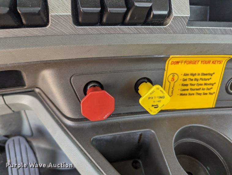 image for item MY9455 2019 Kenworth T680  semi truck