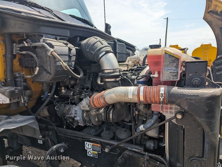 image for item MY9455 2019 Kenworth T680  semi truck