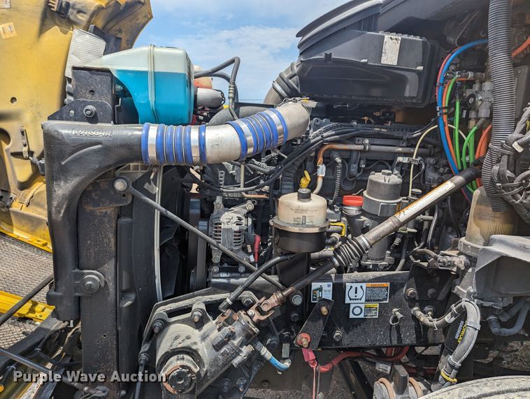 image for item MY9455 2019 Kenworth T680  semi truck