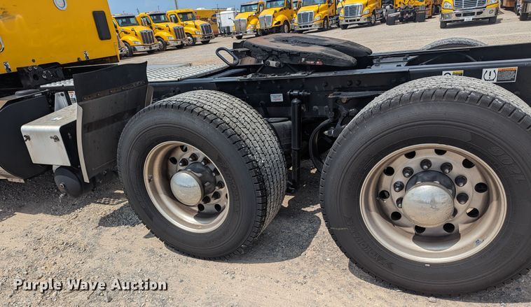 image for item MY9455 2019 Kenworth T680  semi truck