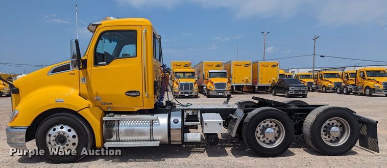 image for item MY9456 2019 Kenworth T680  semi truck
