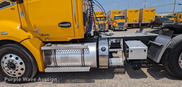 image for item MY9456 2019 Kenworth T680  semi truck