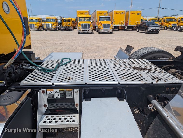 image for item MY9456 2019 Kenworth T680  semi truck