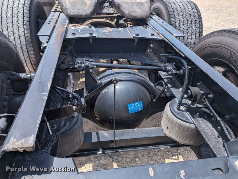 image for item MY9456 2019 Kenworth T680  semi truck