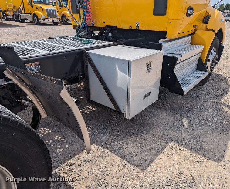 image for item MY9456 2019 Kenworth T680  semi truck