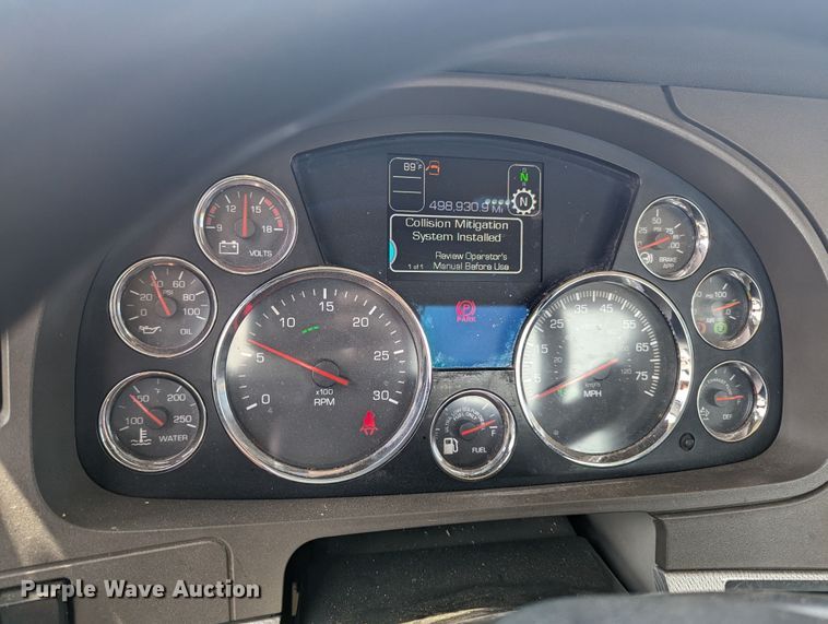 image for item MY9456 2019 Kenworth T680  semi truck