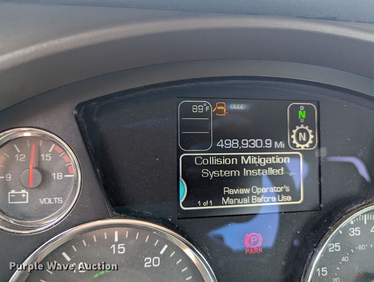 image for item MY9456 2019 Kenworth T680  semi truck