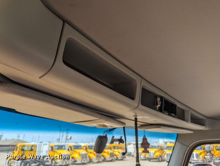 image for item MY9456 2019 Kenworth T680  semi truck