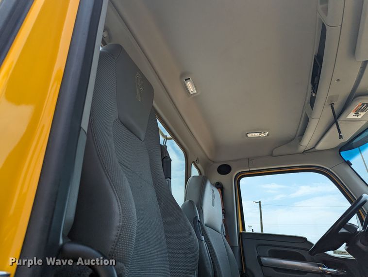 image for item MY9456 2019 Kenworth T680  semi truck