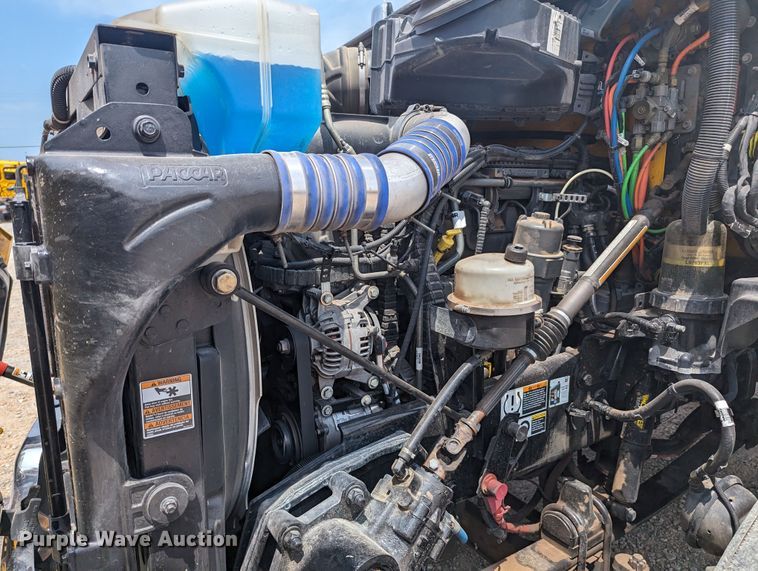 image for item MY9456 2019 Kenworth T680  semi truck