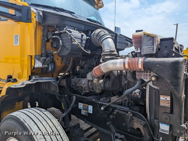 image for item MY9456 2019 Kenworth T680  semi truck