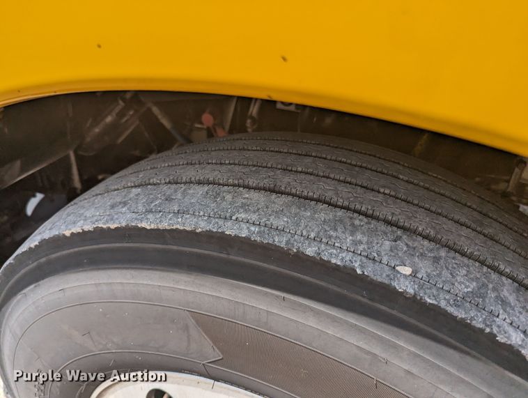 image for item MY9456 2019 Kenworth T680  semi truck