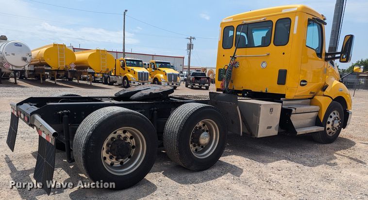 image for item MY9457 2019 Kenworth T680  semi truck