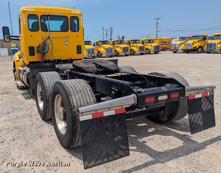 image for item MY9457 2019 Kenworth T680  semi truck