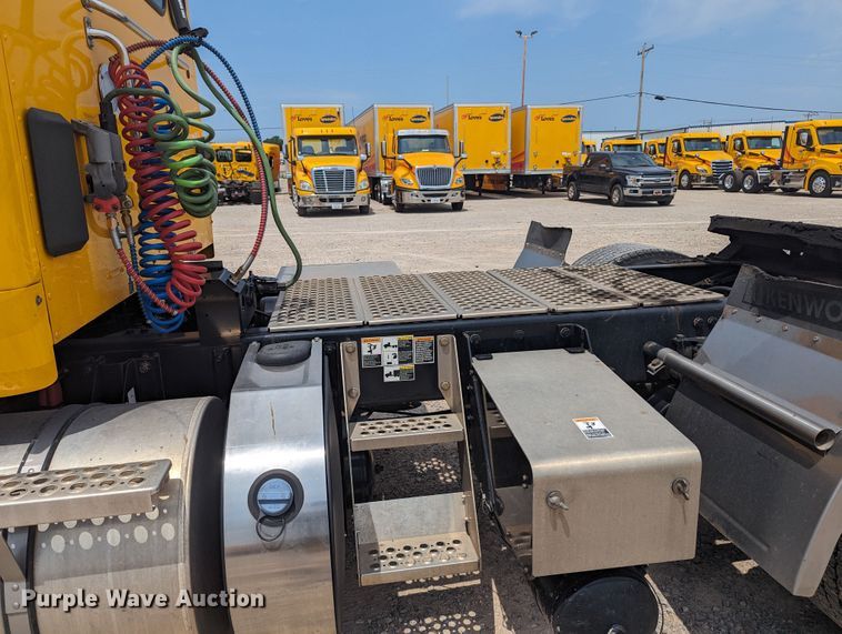 image for item MY9457 2019 Kenworth T680  semi truck