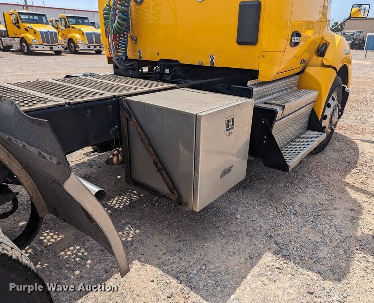 image for item MY9457 2019 Kenworth T680  semi truck