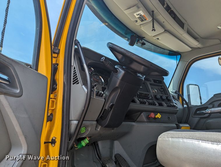 image for item MY9457 2019 Kenworth T680  semi truck