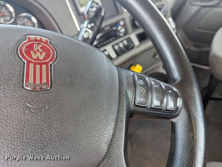 image for item MY9457 2019 Kenworth T680  semi truck