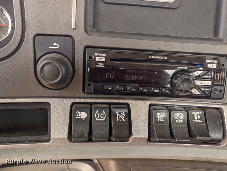 image for item MY9457 2019 Kenworth T680  semi truck