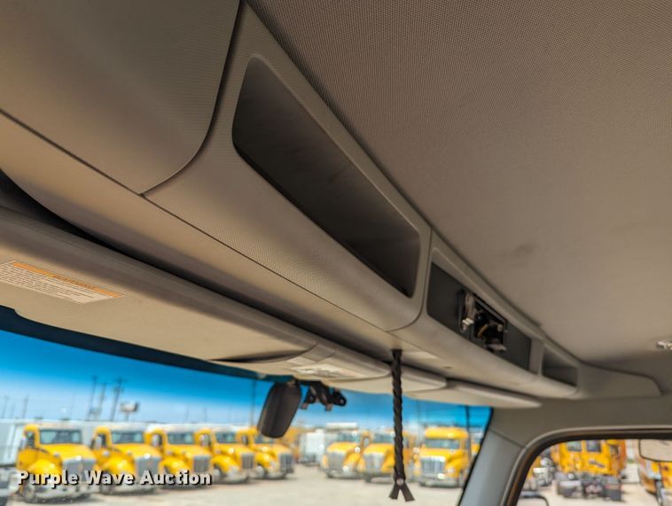 image for item MY9457 2019 Kenworth T680  semi truck