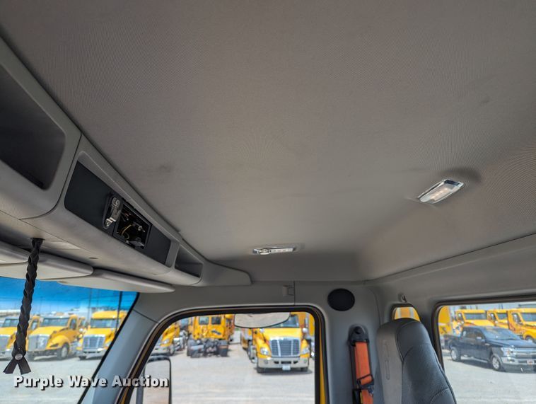 image for item MY9457 2019 Kenworth T680  semi truck