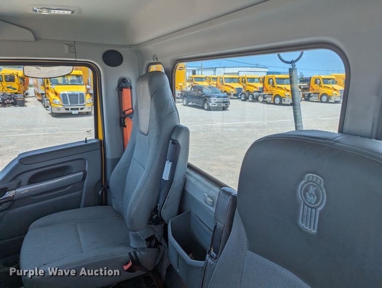 image for item MY9457 2019 Kenworth T680  semi truck