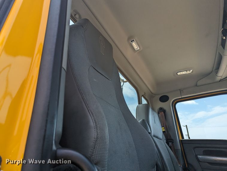 image for item MY9457 2019 Kenworth T680  semi truck