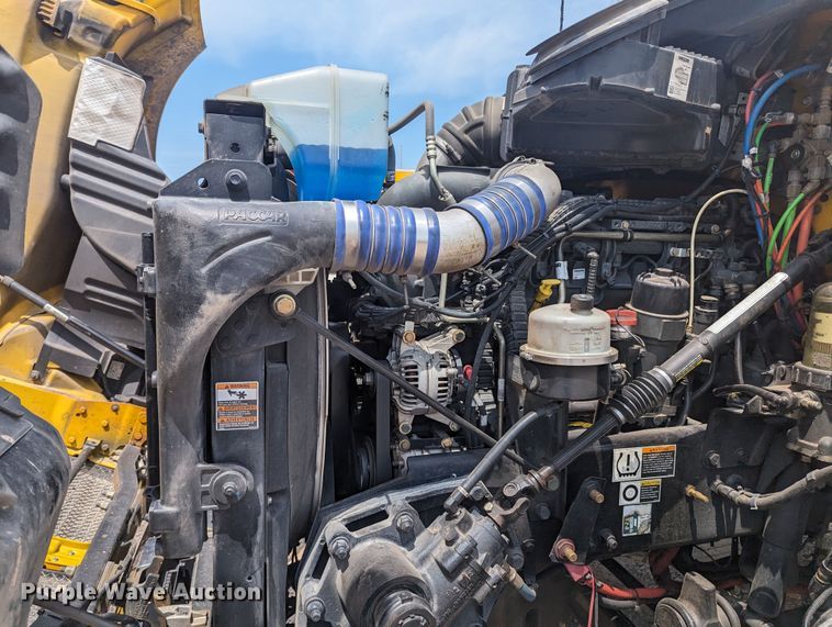 image for item MY9457 2019 Kenworth T680  semi truck